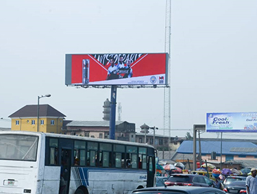 Utendørs P16 OOH gigantisk energibesparende lett vekt LED-billboard-display i Lagos, Nigeria.